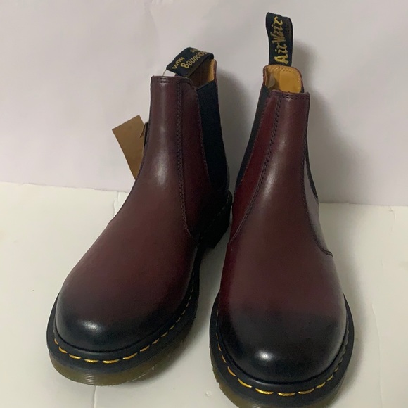 Dr. Martens Shoes - NWT DR MARTENS 2976 CHELSEA BOOTS SZ L9 M8